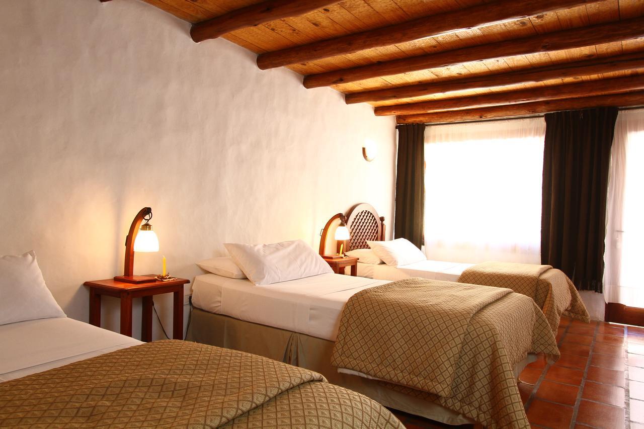 Casa De Piedra Hotel Purmamarca Bagian luar foto